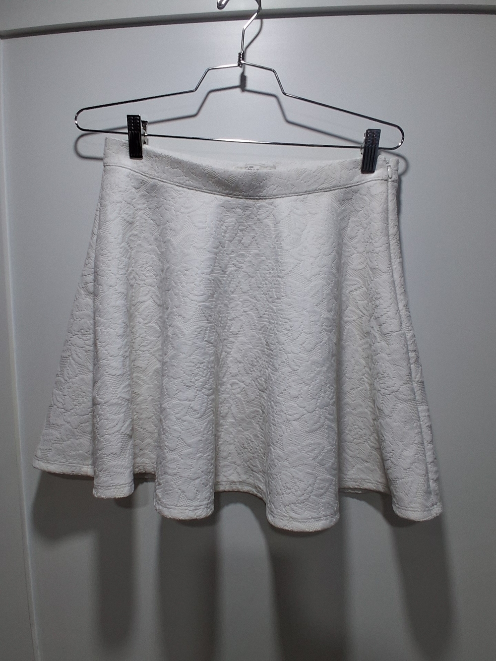 Abercrombie & Fitch White Lace-Effect Skater Skirt M